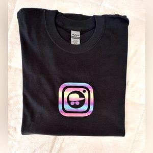 💜NWOT Custom-Made Social Vibes T-shirt
